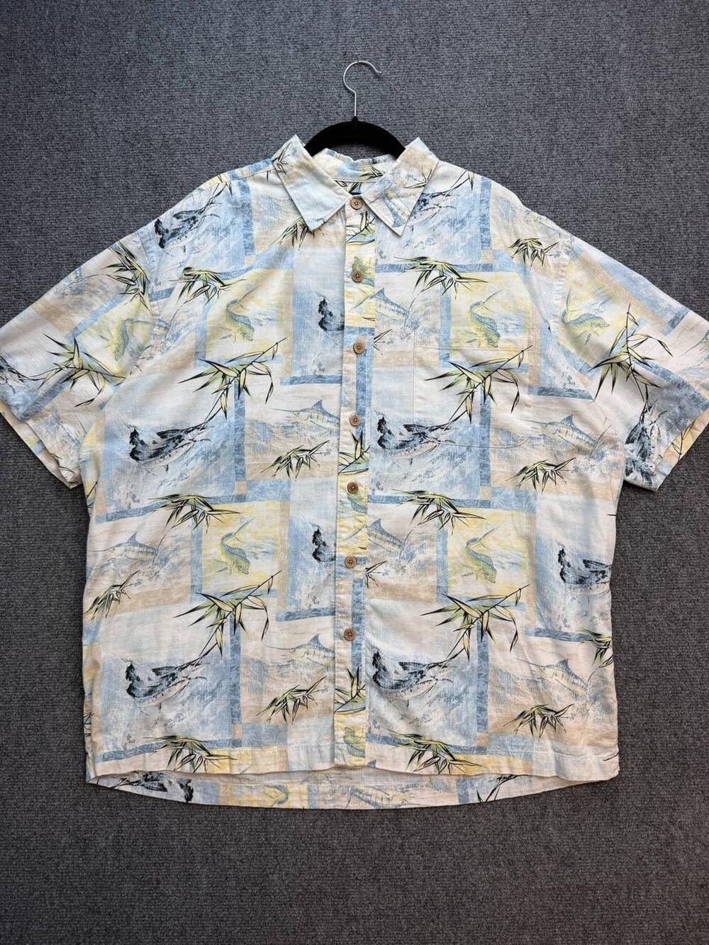 Reel Legends Performance Clothing Men's XXL Fish Print Short Sleeve Shirt